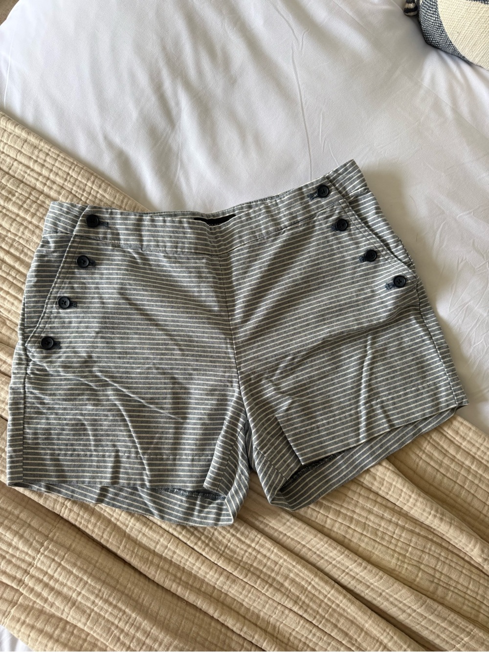 Banana Republic Gray Striped Sailor Button Shorts - Size 6
